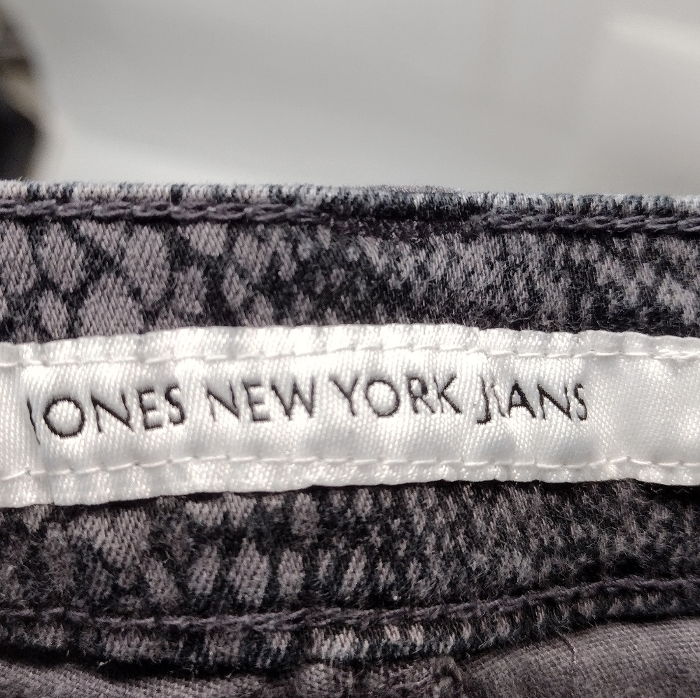 Jones New York Lexington Straight Leg Snakeskin Jeans l Missy Size 10 - Picture 2 of 8